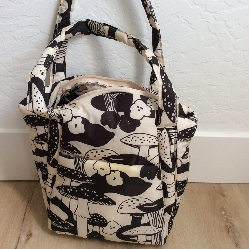 NWT Baggu mini cloud bag - mushroom print